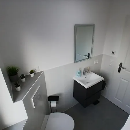 Hub 23 - Mit Balkon - Coffee For Free - Albergue